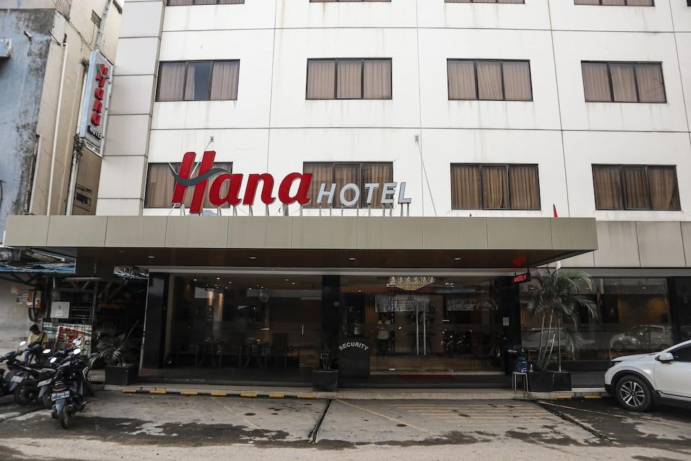 Hana Hotel Batam Exterior photo