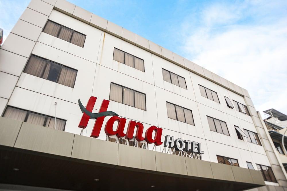 Hana Hotel Batam Exterior photo